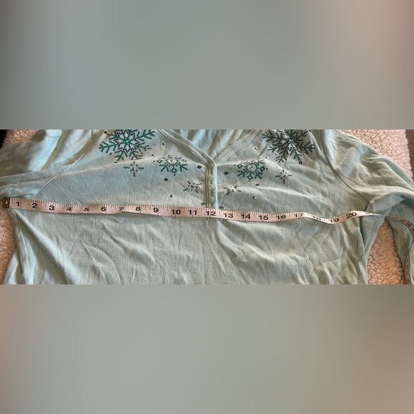 Basic Editions Women’s Long Sleeve Pullover Blue Top size XL Snow ❄️Flake Design - Picture 4 of 7